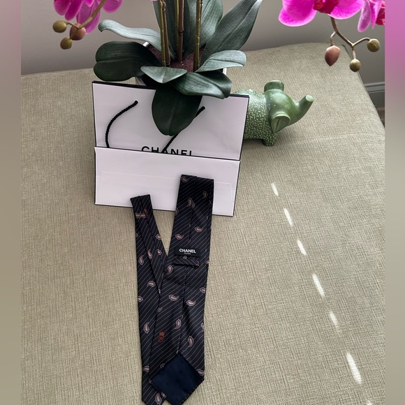 CHANEL Authentic Men’s Luxury Necktie - Picture 6 of 6